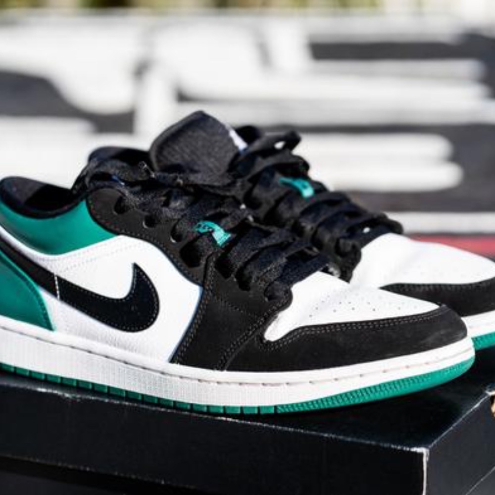 Jordan 1 Low Mystic Green Size 10